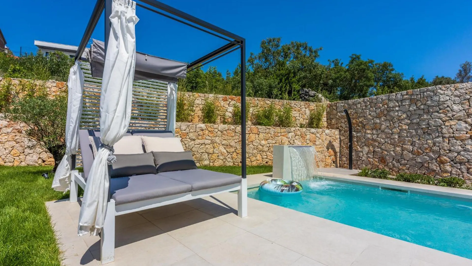 Villa Carolea Crikvenica 0*,  Croatia